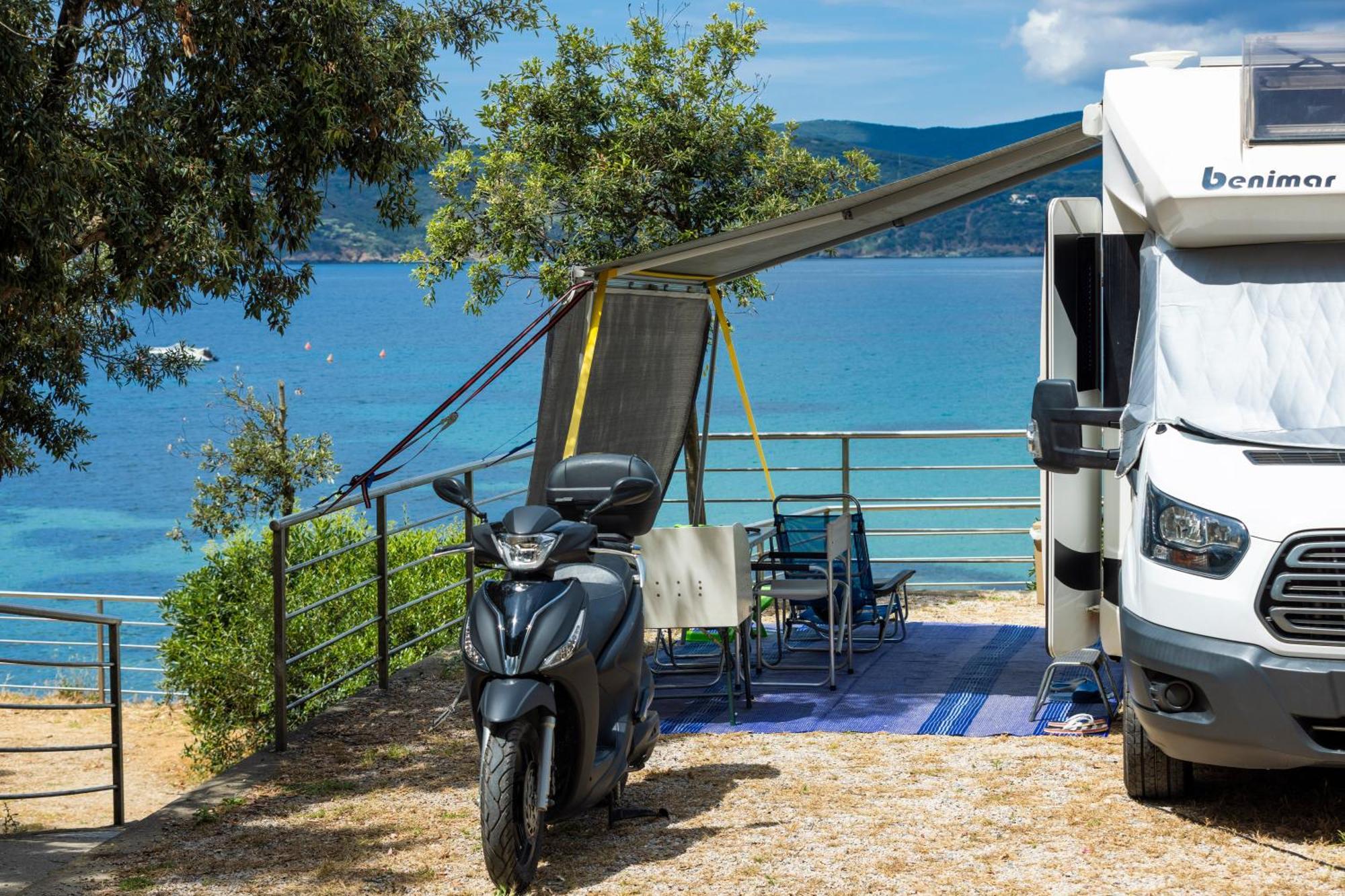 Camping Village Le Calanchiole Capoliveri  Esterno foto